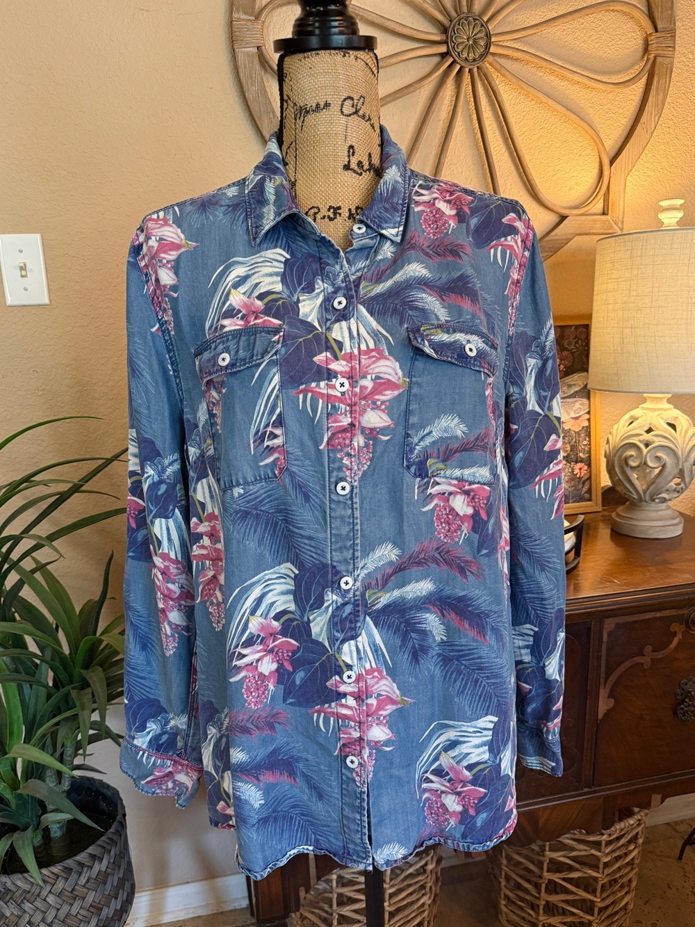 Tommy Bahama Blue Denim Floral Button-Up Shirt - Casual Tropical Print
